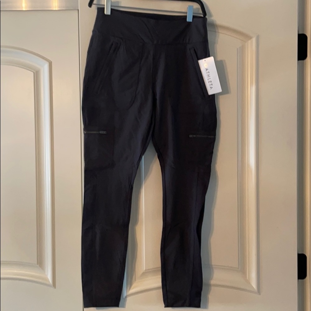 New Athleta highline hybrid cargo tight